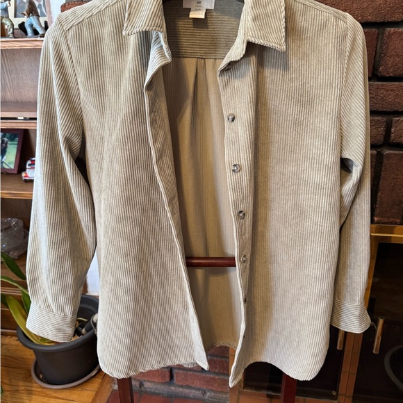 Women's Beige H&M Corduroy Jack shirt size XS in like new condition - Picture 2 of 7